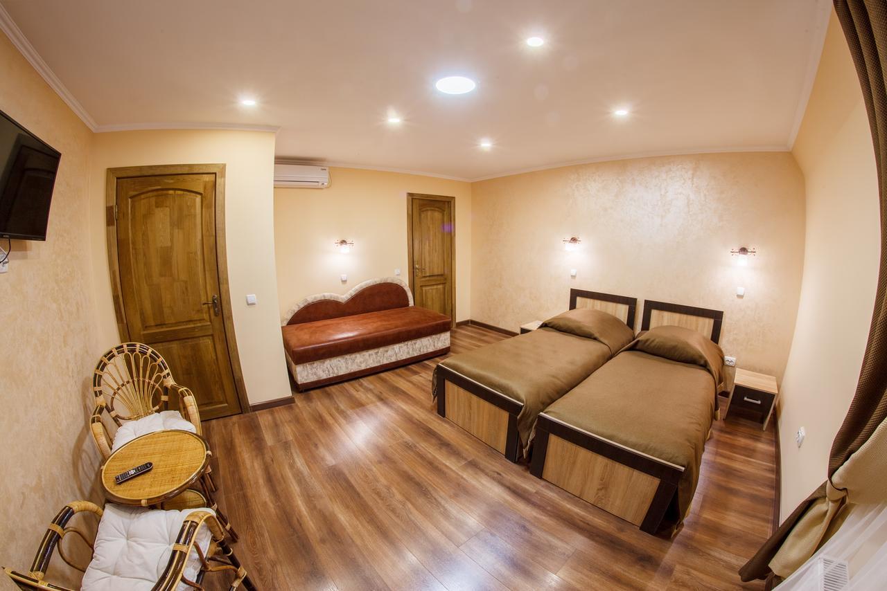 Panorama Apart-Hotel Kamianets-Podilskyi Exterior foto